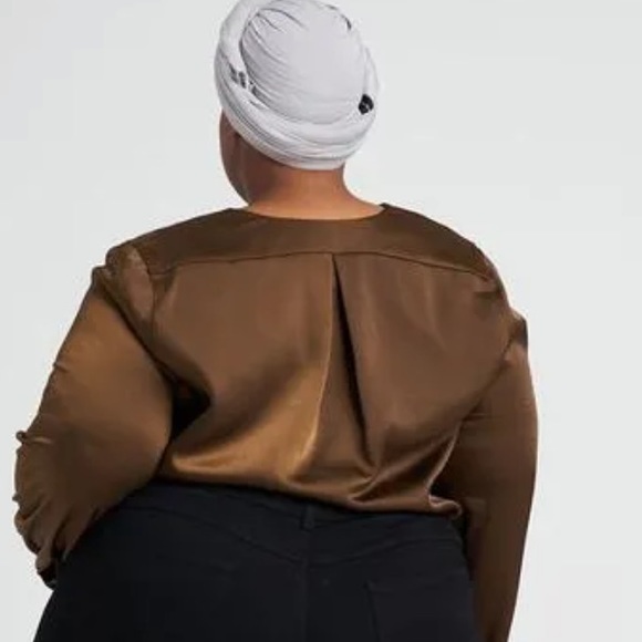 UNIVERSAL STANDARD EVA SATIN V-NECK BLOUSE CARAMEL SZ 2XS ( 6-8 ) - Picture 7 of 13